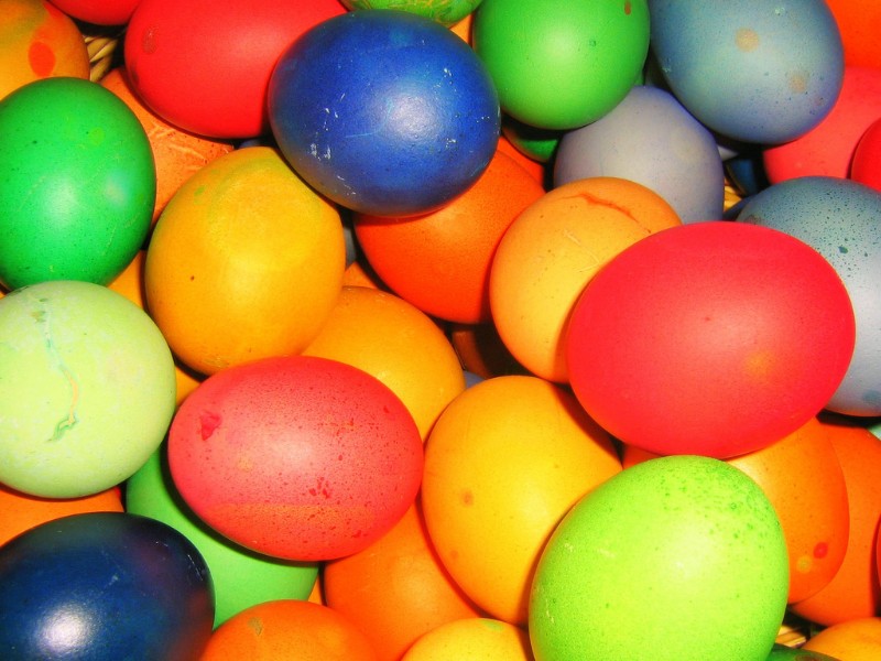 different colored eggs meaning diversity