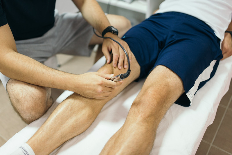 knee pain laser treatment
