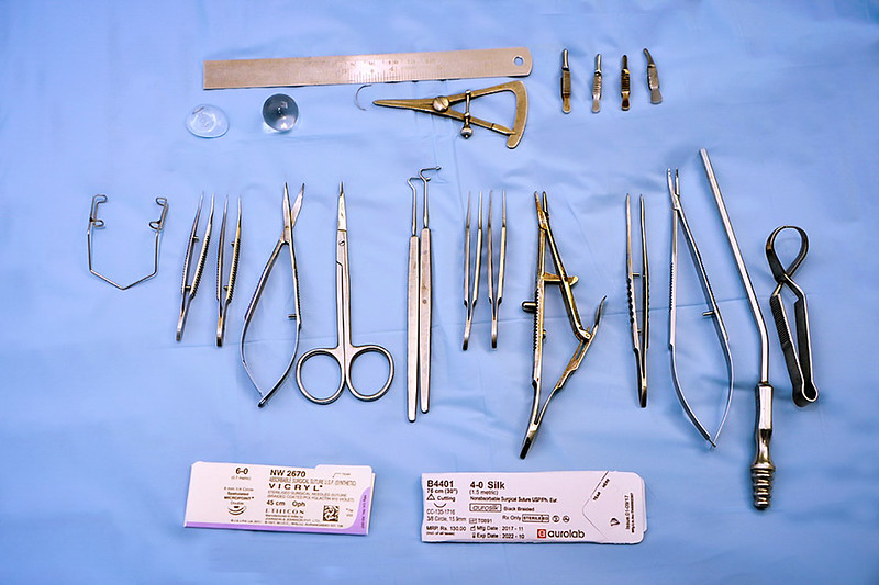 sutures and instruments for surgery
